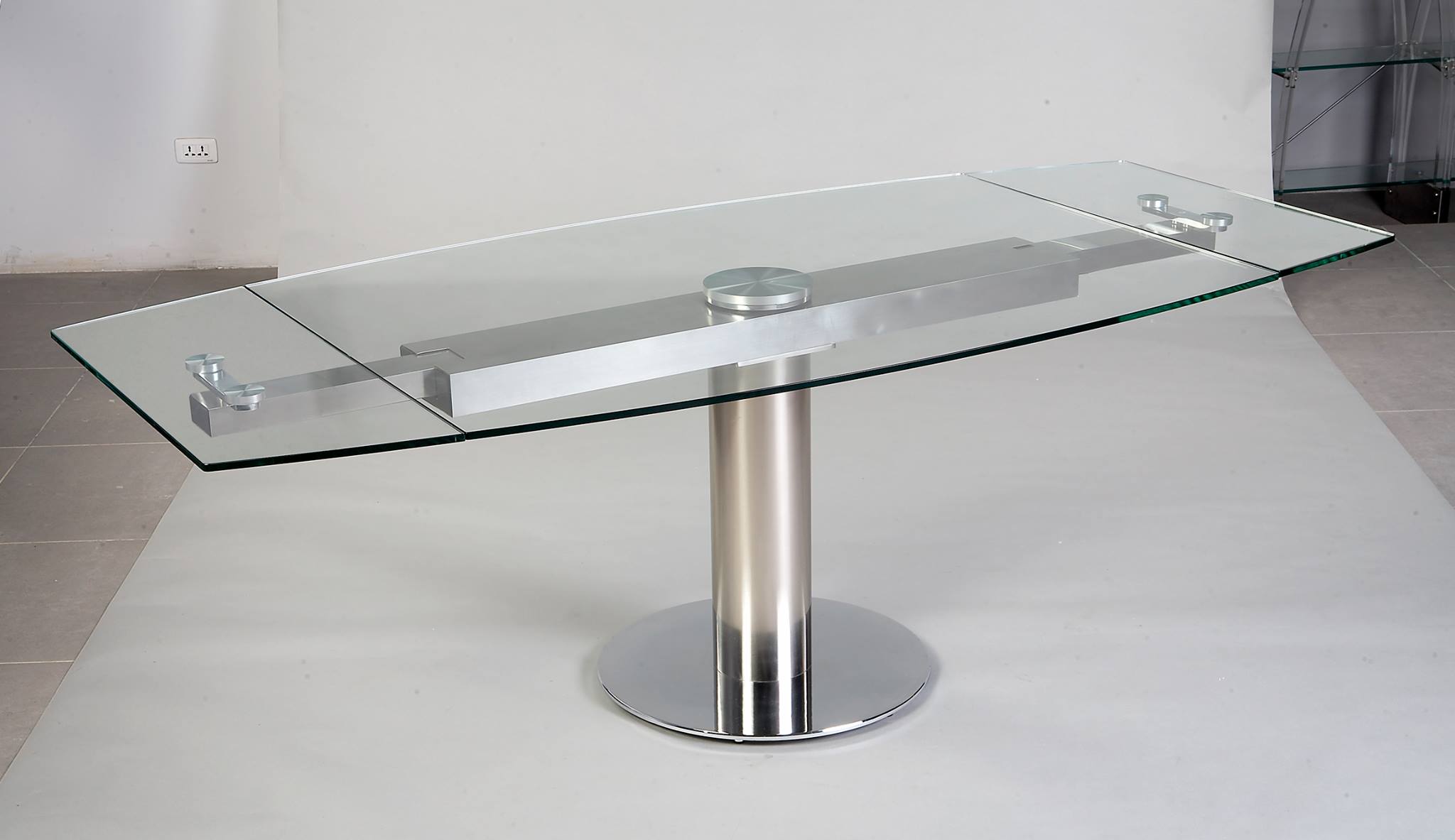 table verre avec pied central